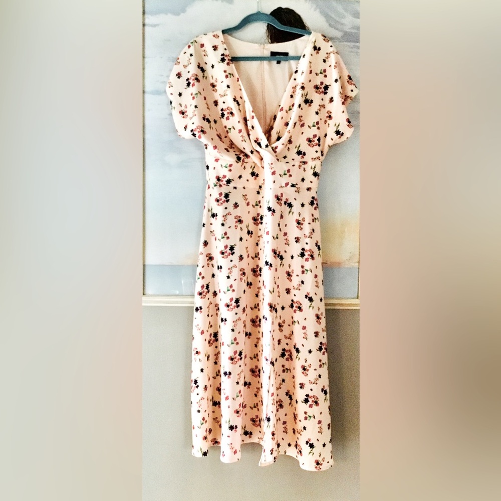 Alexa Admore  dress
